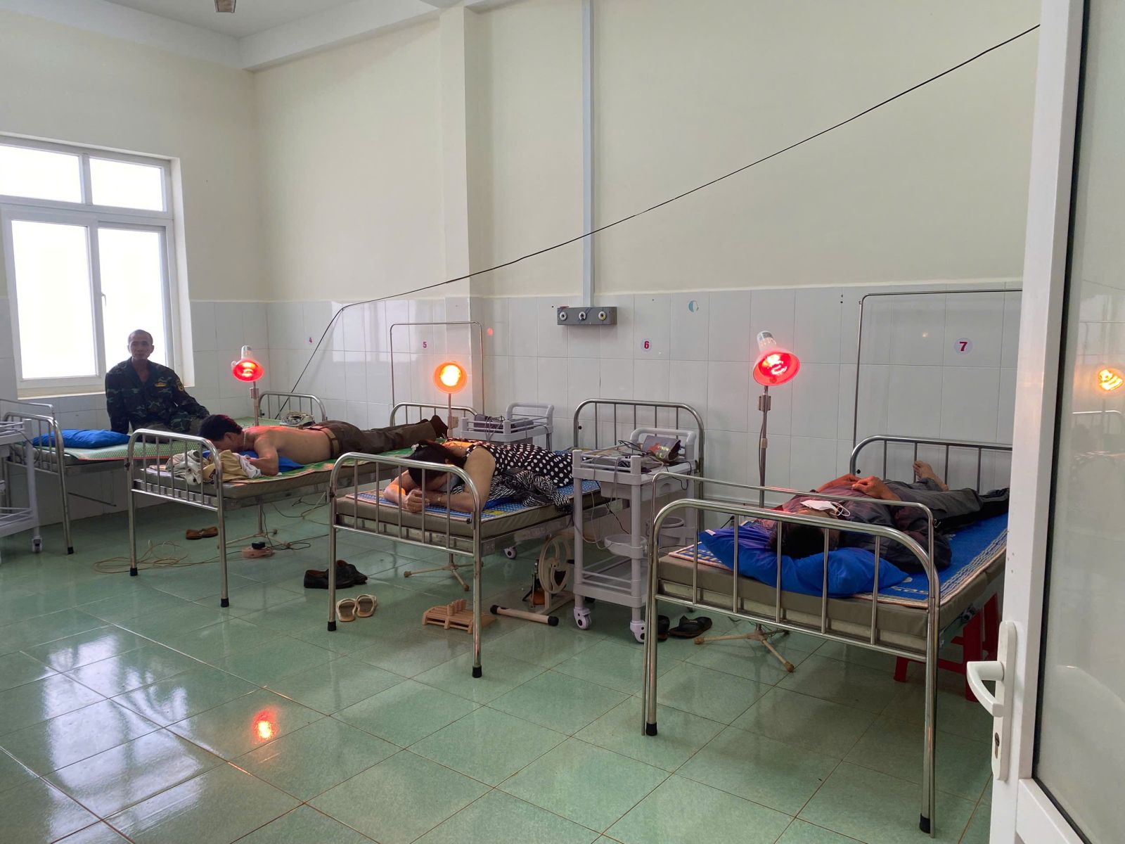 Trung tâm Y tế khu vực Tuy Đức Triển khai có hiệu quả phương pháp điều trị bằng y học cổ truyền