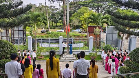 Trung tâm Kiểm soát bệnh tật Đăk Nông tổ chức sinh hoạt dưới cờ tháng 8/2025
