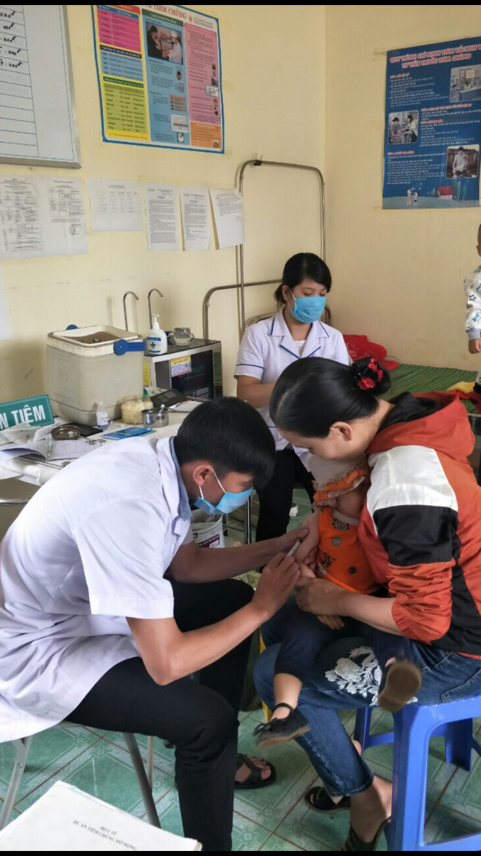 Triển khai tiêm vắc xin IPV mũi 2 cho trẻ dưới 1 tuổi trong chương trình TCMR năm 2022