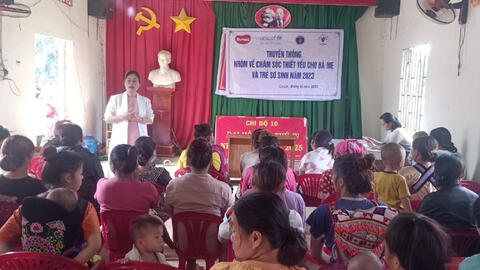 Tổ chức truyền thông nhóm về chăm sóc thiết yếu cho bà mẹ và trẻ sơ sinh tại huyện Cư Jút