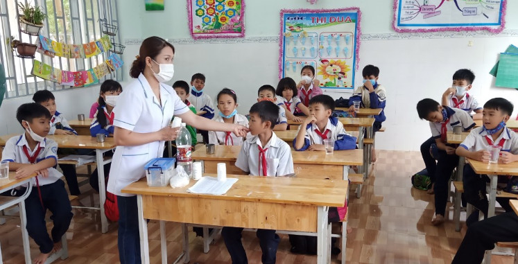 TTYT huyện Cư Jut: Tổ chức cho 8613 học sinh uống thuốc tẩy giun